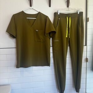 Figs Martini Olive Zamora pants Small/Tall and Catarina top Medium